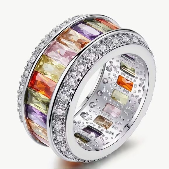 🩷 Stunning New ring with bands of colored crystals & rhinestones size 7 & 8 🩷 - Picture 3 of 8